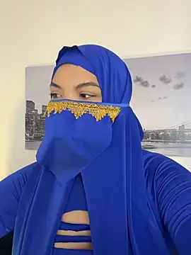 Amira 002 online show from May 20, 1:17 pm