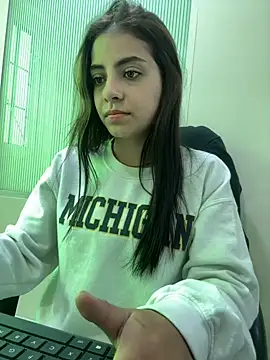 Hanna Cruz  online show from May 22, 4:12 pm