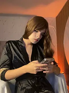 Snapshot of lanadoll20 chatting on July 8, 4:17 am lanadoll20 online show from July 8, 4:17 am