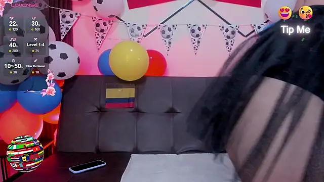 TaniaEyes online show from June 19, 11:58 am