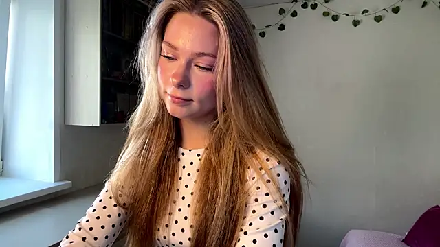 JulietFekete online show from May 31, 10:11 am