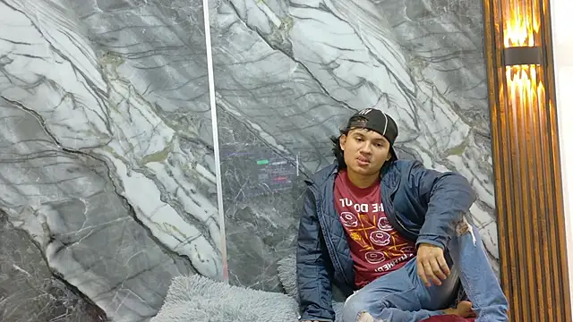 Thiago Enzo online show from May 27, 4:20 am