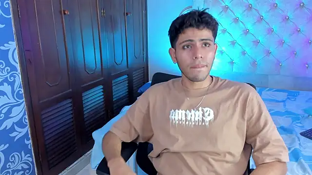 hunterwest06 online show from May 21, 3:19 pm