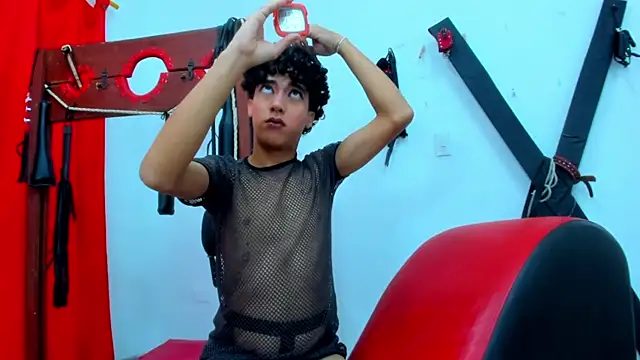 boy max latin online show from May 21, 4:08 am