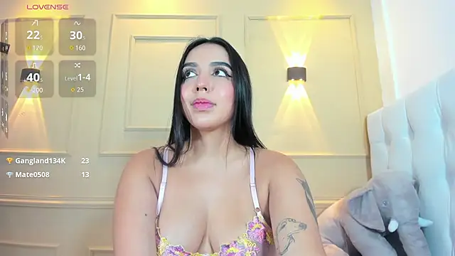 Snapshot of IVONNEREYES chatting on July 7, 7:23 am IVONNEREYES online show from July 7, 7:23 am