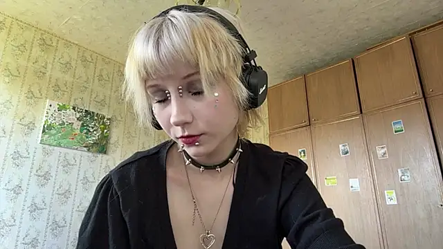 FatimahFroman online show from May 23, 9:13 am