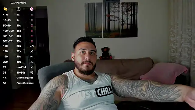 Snapshot of Gymdominus chatting on June 23, 4:49 pm Gymdominus online show from June 23, 4:49 pm