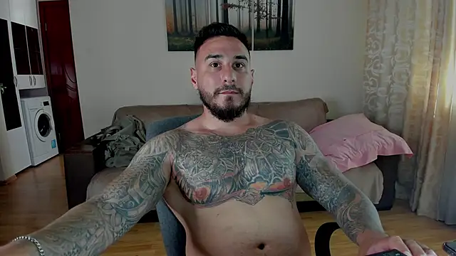 Snapshot of Gymdominus chatting on June 27, 6:40 am Gymdominus online show from June 27, 6:40 am