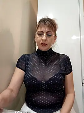 Kitty-MEOWW online show from June 4, 8:04 pm