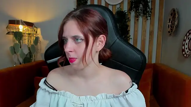 FreyaVeys online show from July 11, 5:15 pm