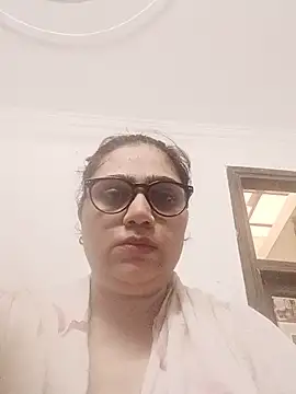 yourchahat27 online show from June 11, 12:32 am