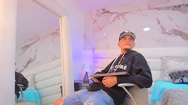 Yoel Boyxx online show from May 22, 3:57 am
