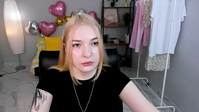 Tracy Thompson online show from May 22, 11:27 am