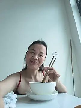 Lye lovely online show from June 28, 2:39 am