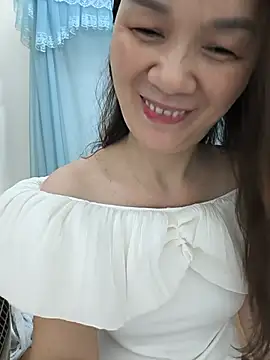 Lye lovely online show from June 28, 2:45 pm