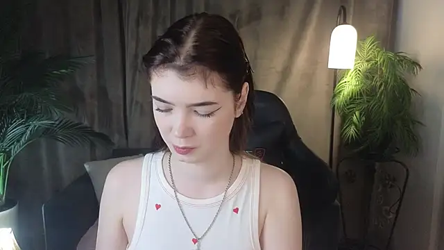 MelissaMay   online show from May 22, 10:15 pm