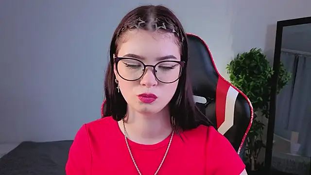 MelissaMay   online show from May 26, 8:38 pm