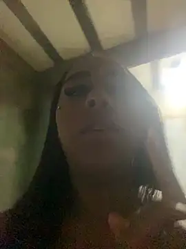 jhenannyy online show from May 24, 6:51 am