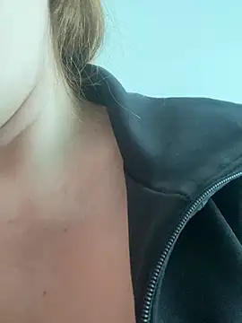 lulupiecitosamor online show from July 6, 2:36 pm
