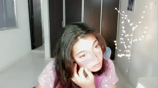 Snapshot of Dolce_more chatting on June 8, 3:56 pm Dolce more online show from June 8, 3:56 pm