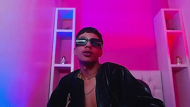 Snapshot of jl_brayan12 chatting on June 23, 8:12 am jl brayan12 online show from June 23, 8:12 am