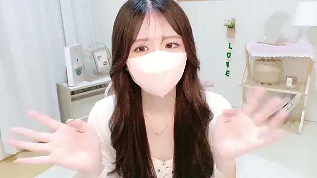 Snapshot of Yuinyaaa chatting on July 1, 7:10 am Yuinyaaa online show from July 1, 7:10 am