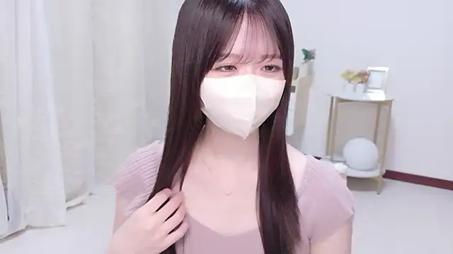 Snapshot of Yuinyaaa chatting on July 18, 7:23 am Yuinyaaa online show from July 18, 7:23 am