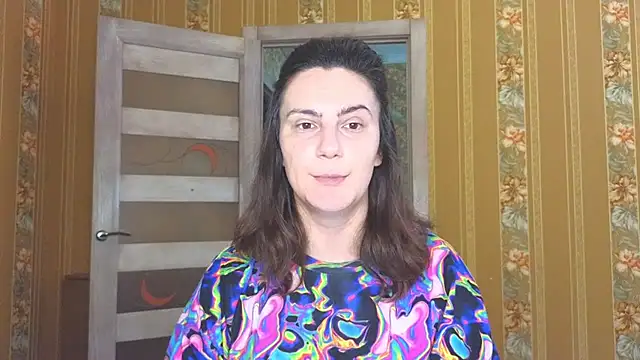 warm pearl online show from May 25, 10:10 am