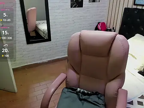 nikki nikoll online show from June 25, 11:53 pm