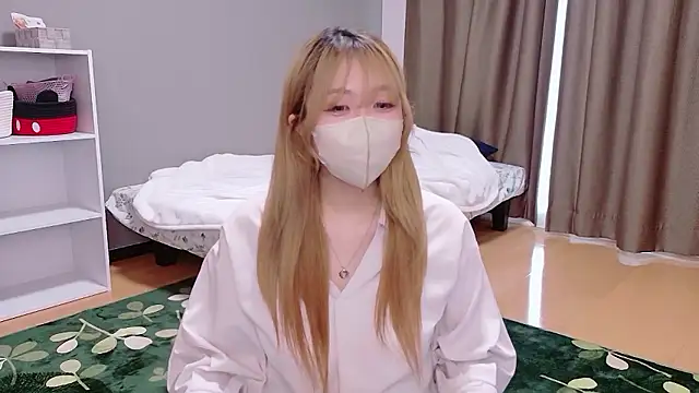 Riona H online show from May 27, 3:58 am