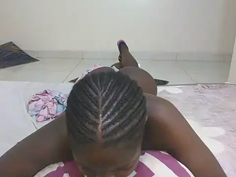 Snapshot of shugabaibe chatting on June 25, 4:23 am shugabaibe online show from June 25, 4:23 am