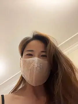 kiss loo online show from June 12, 12:15 pm