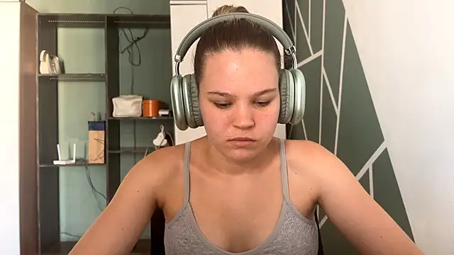 Snapshot of HellyRay chatting on July 8, 12:09 pm HellyRay online show from July 8, 12:09 pm