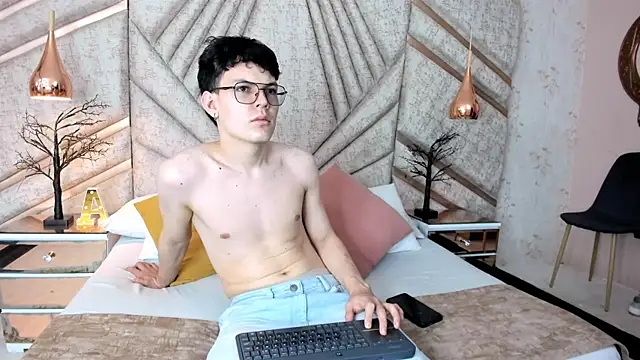 AngeloBocellii online show from May 24, 8:14 pm