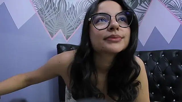 AuroraGreyy online show from July 3, 11:38 am
