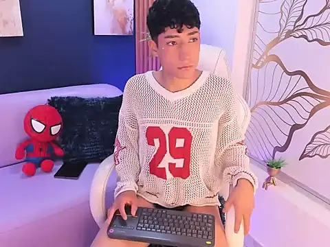 Snapshot of Adann_Scott chatting on July 18, 12:31 pm Adann Scott online show from July 18, 12:31 pm
