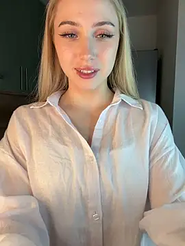 MoniLyn online show from May 25, 7:42 pm