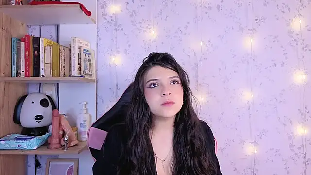 Snapshot of mily_x chatting on July 18, 11:14 am mily x online show from July 18, 11:14 am