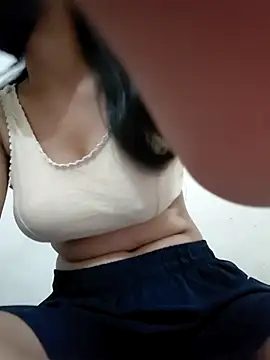 onlyforlovers online show from May 24, 6:40 am