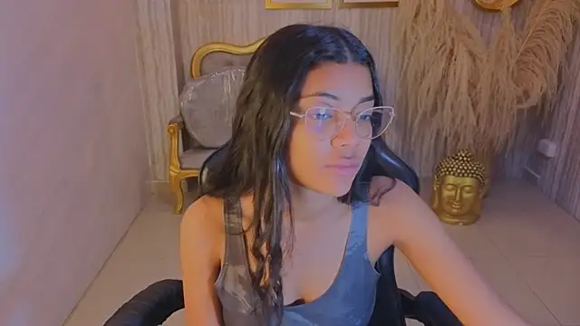 valentina gomez s online show from June 30, 12:39 pm
