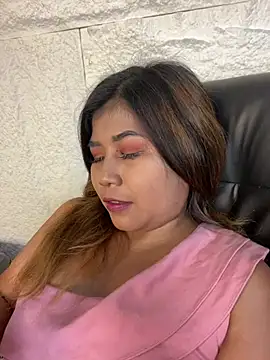Snapshot of LyraMilano chatting on July 1, 12:51 pm LyraMilano online show from July 1, 12:51 pm