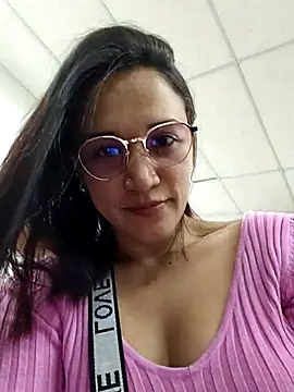 Snapshot of DaniRivers_ chatting on June 17, 2:40 pm DaniRivers online show from June 17, 2:40 pm