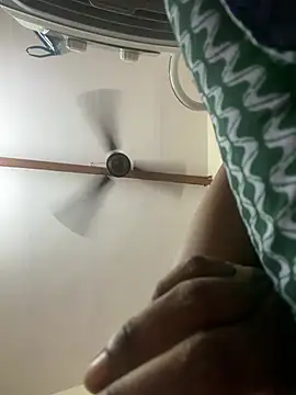 Snapshot of cute_girl_99 chatting on July 18, 7:12 am cute girl 99 online show from July 18, 7:12 am