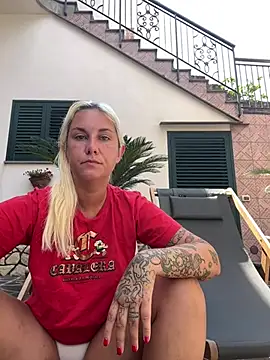 Sofia beee online show from July 8, 9:36 am