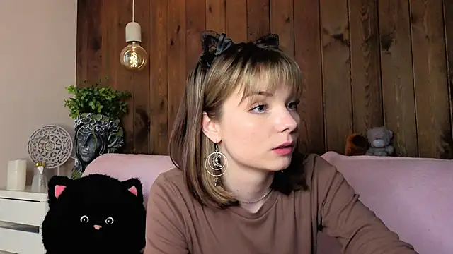 IvoryPesante online show from June 8, 1:28 am