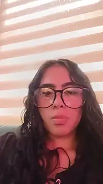 Snapshot of Kimdyy_ chatting on July 3, 7:42 pm Kimdyy online show from July 3, 7:42 pm