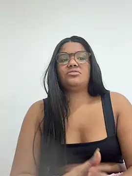 Eumileninha online show from May 29, 4:49 pm