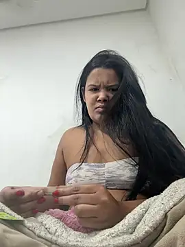 Eumileninha online show from June 25, 2:21 pm