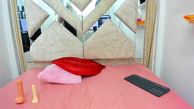 SophiaSamder online show from May 26, 10:28 pm