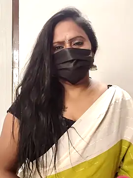 Snapshot of Meera_mia chatting on June 18, 9:14 am Meera mia online show from June 18, 9:14 am